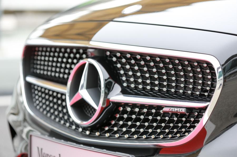 Логотип Mercedes-AMG E43 4Matic 2017 года  (MY) (фото 15 из 22)
